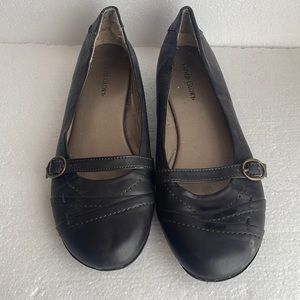 Joelle Mary Jane slip on flats loafers black shoes buckles vintage Y2K size 8
